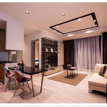 Expressionz Professional Suites By Mykey Kuala Lumpur Zewnętrze zdjęcie A 3D rendering of a living room