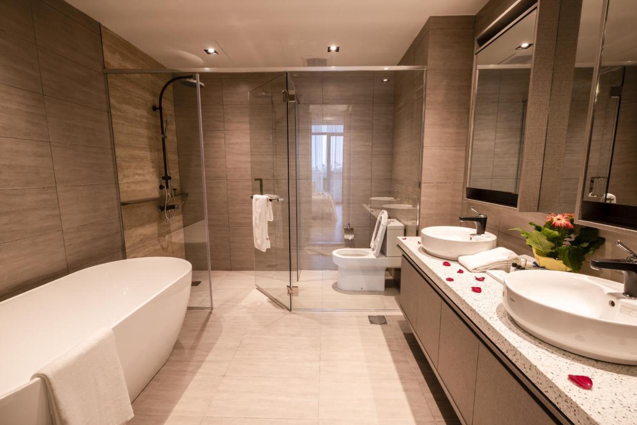 Expressionz Professional Suites By Mykey Kuala Lumpur Zewnętrze zdjęcie A modern bathroom