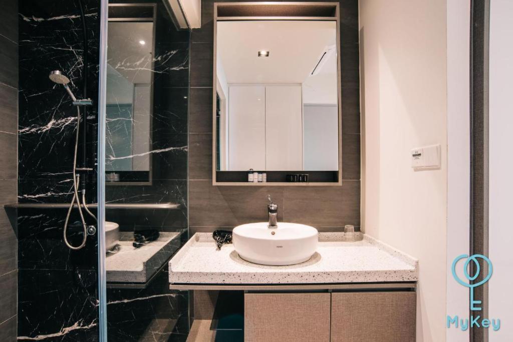 Expressionz Professional Suites By Mykey Kuala Lumpur Zewnętrze zdjęcie Bathroom
