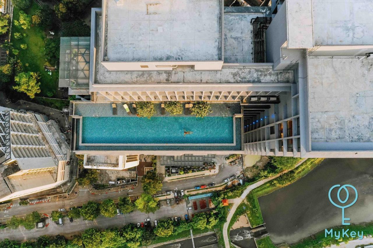 Expressionz Professional Suites By Mykey Kuala Lumpur Zewnętrze zdjęcie Aerial view of the hotel