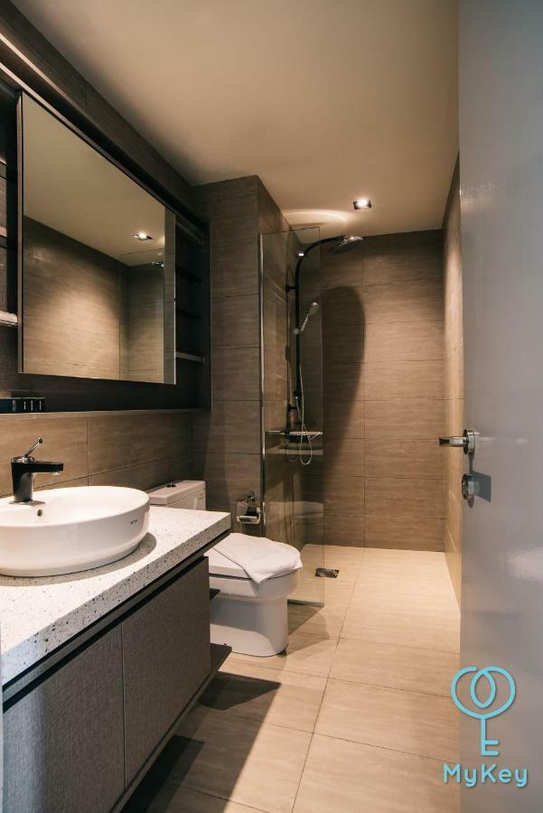 Expressionz Professional Suites By Mykey Kuala Lumpur Zewnętrze zdjęcie A wet room